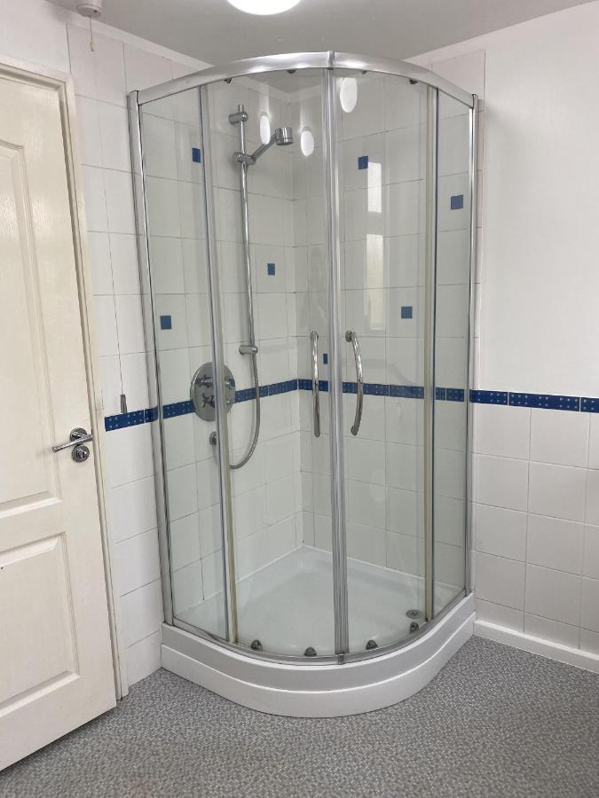 Stansted Airport Guest Rooms Hallingbury Exterior foto